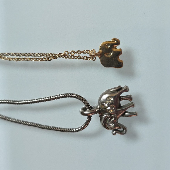 x2 Elephant Necklaces - Picture 4 of 8